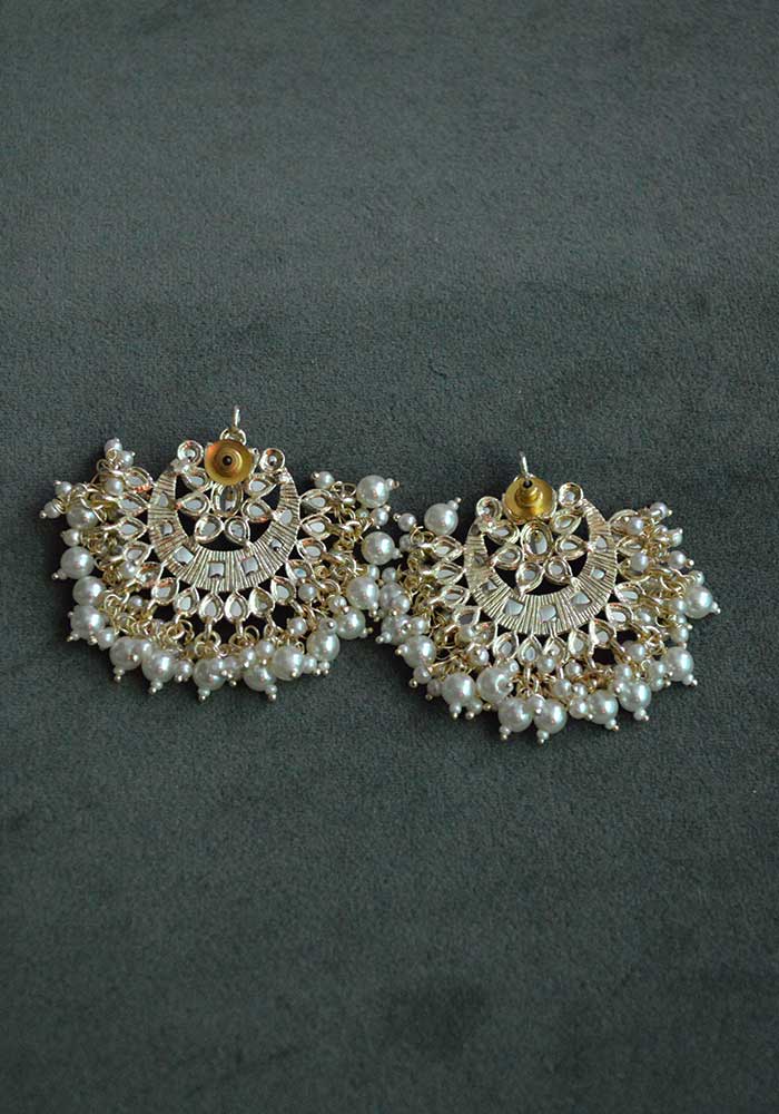 Gold Toned Kundan Necklace Set with Pearl Droplets