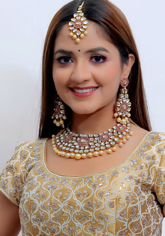 Red Gold Toned Kundan Necklace and Mang Tika Set with Pearls Droplets